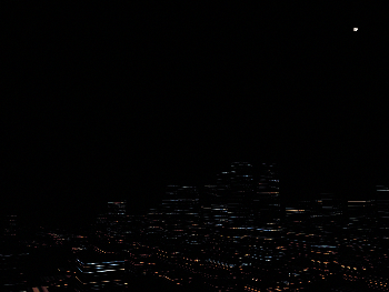 3night.png (667.33 KiB) 99072 mal betrachtet Ca. 23 Uhr nachts. Es ist nurnoch künstliche Beleuchtung sichtbar, der Mond steht hoch am Firmament und man kann ein paar wenige Sterne erspähen.